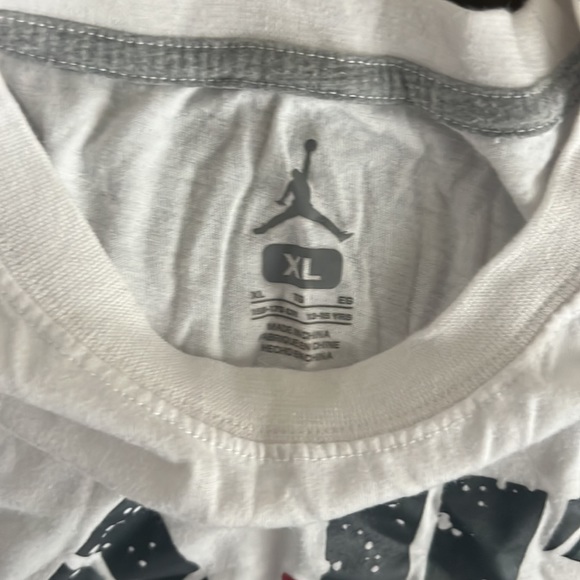 Big Boys Air Jordan Tshirt - Picture 2 of 2